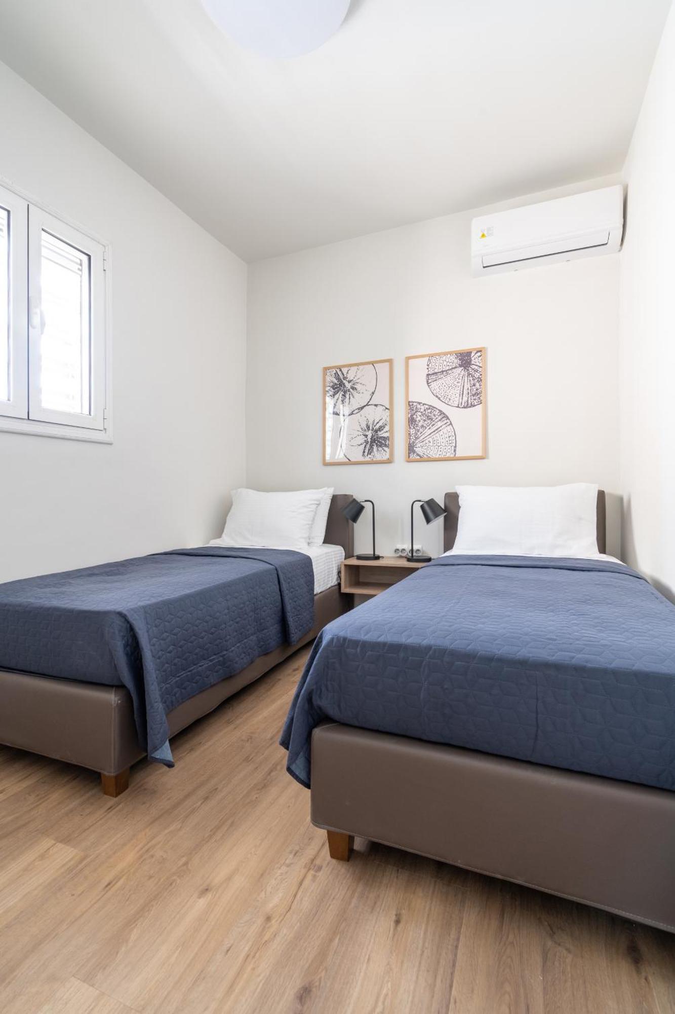 Sea View Stylish Penthouse In Varkiza 公寓