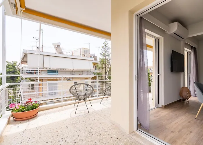 Sea View Stylish Penthouse In Varkiza