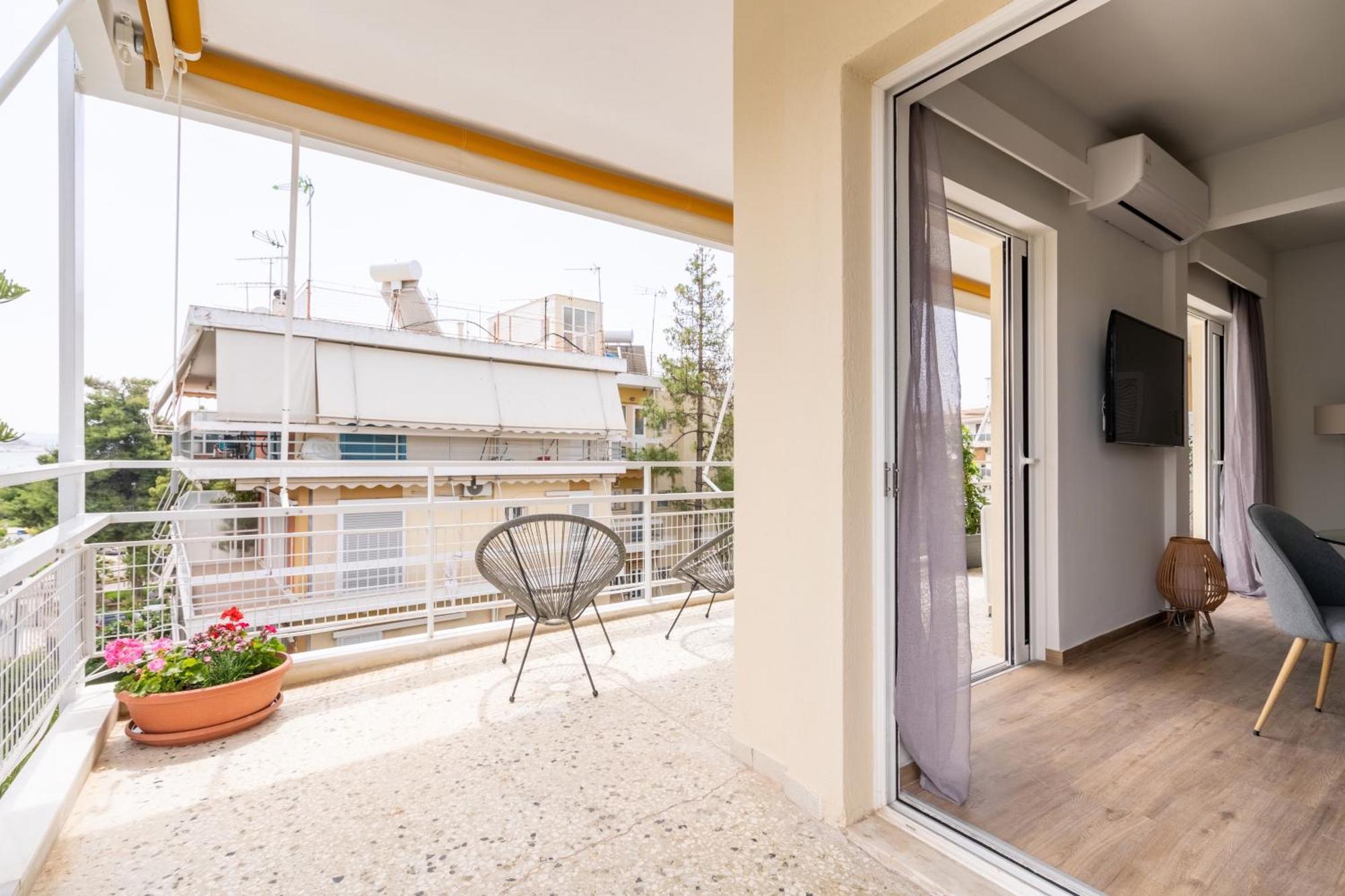 Sea View Stylish Penthouse In Varkiza Vari (Attica)