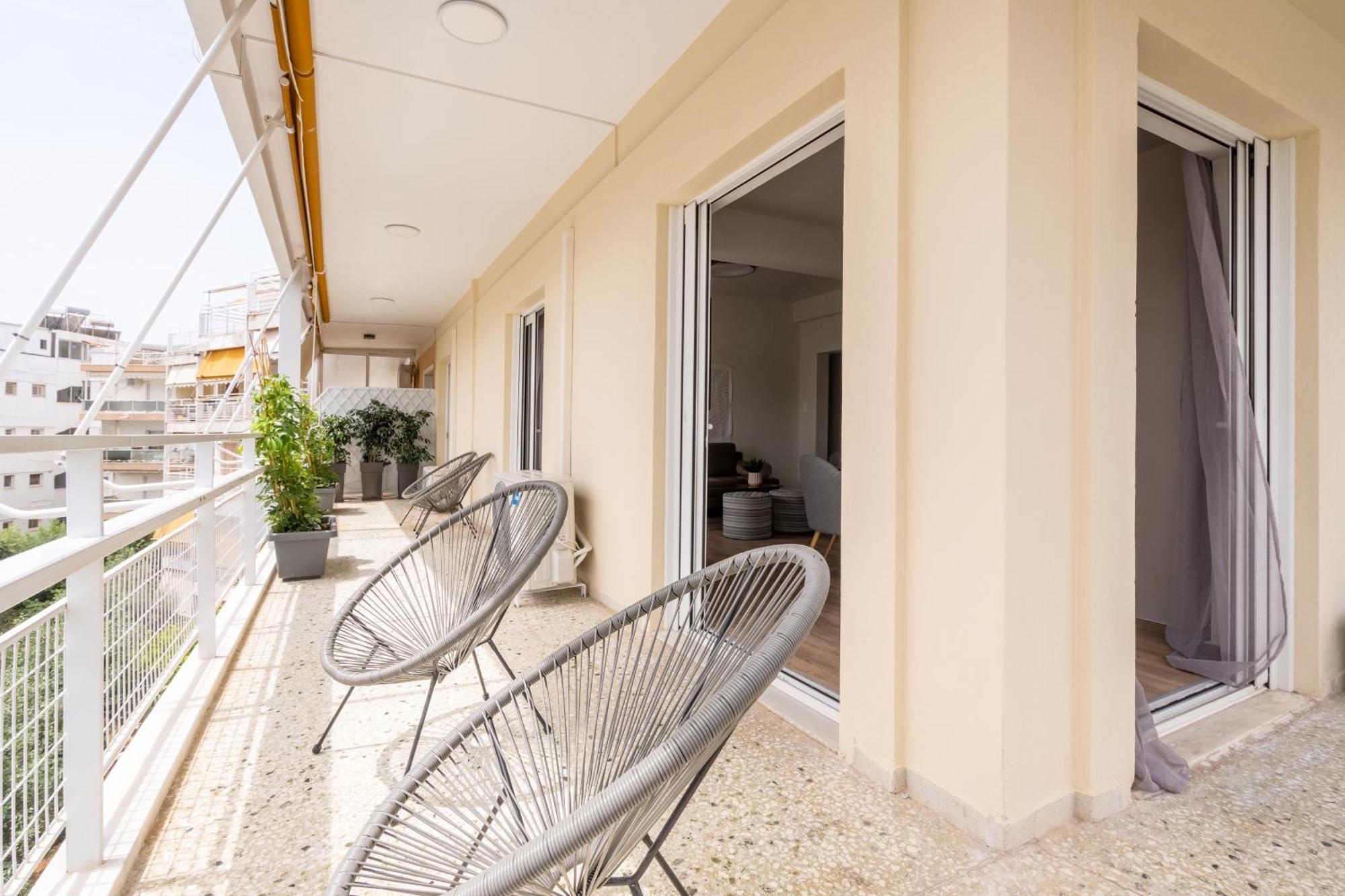 Sea View Stylish Penthouse In Varkiza Vari (Attica)