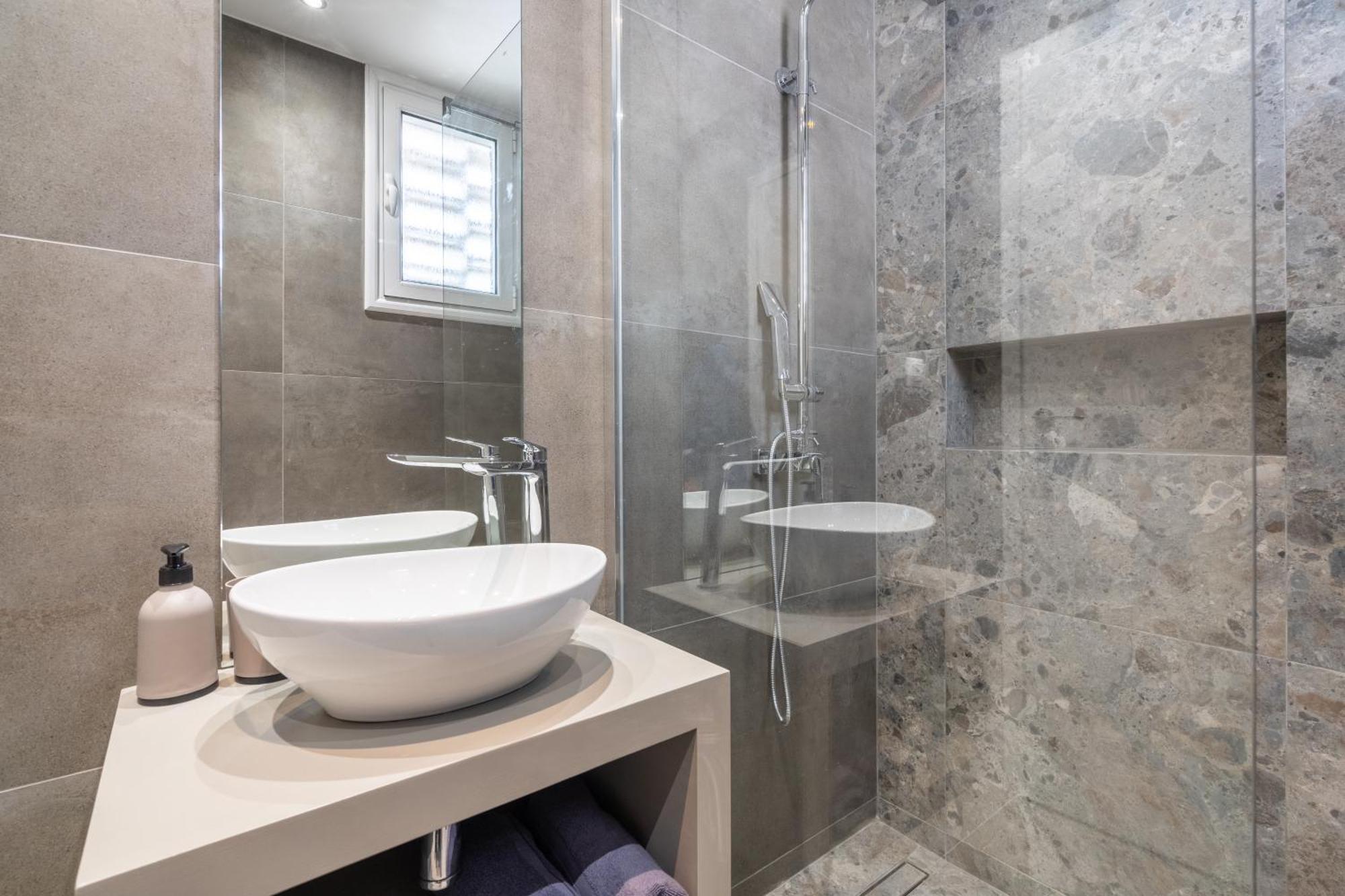 Sea View Stylish Penthouse In Varkiza Vari (Attica)